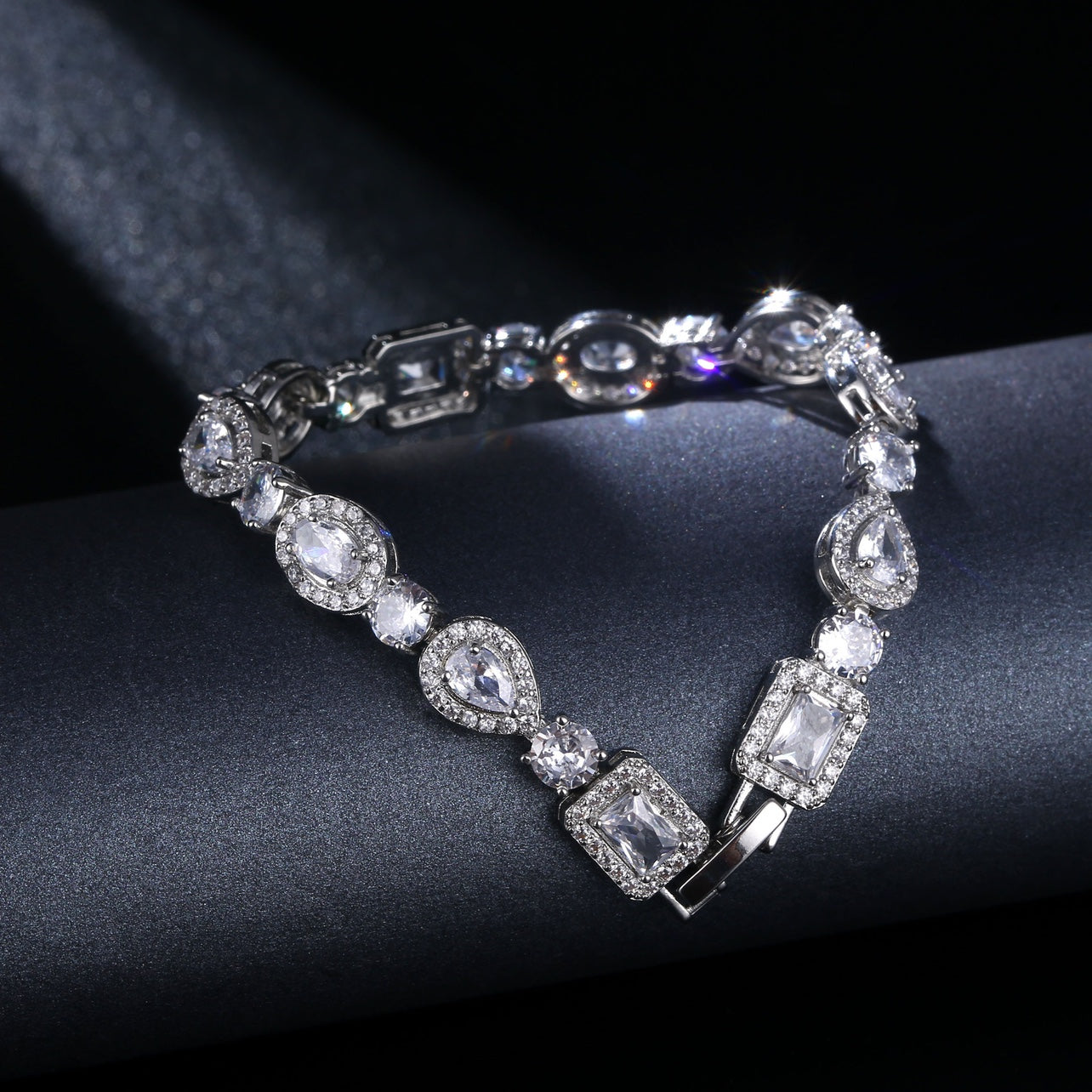 European and American-Style Square Crystal Zircon Counter