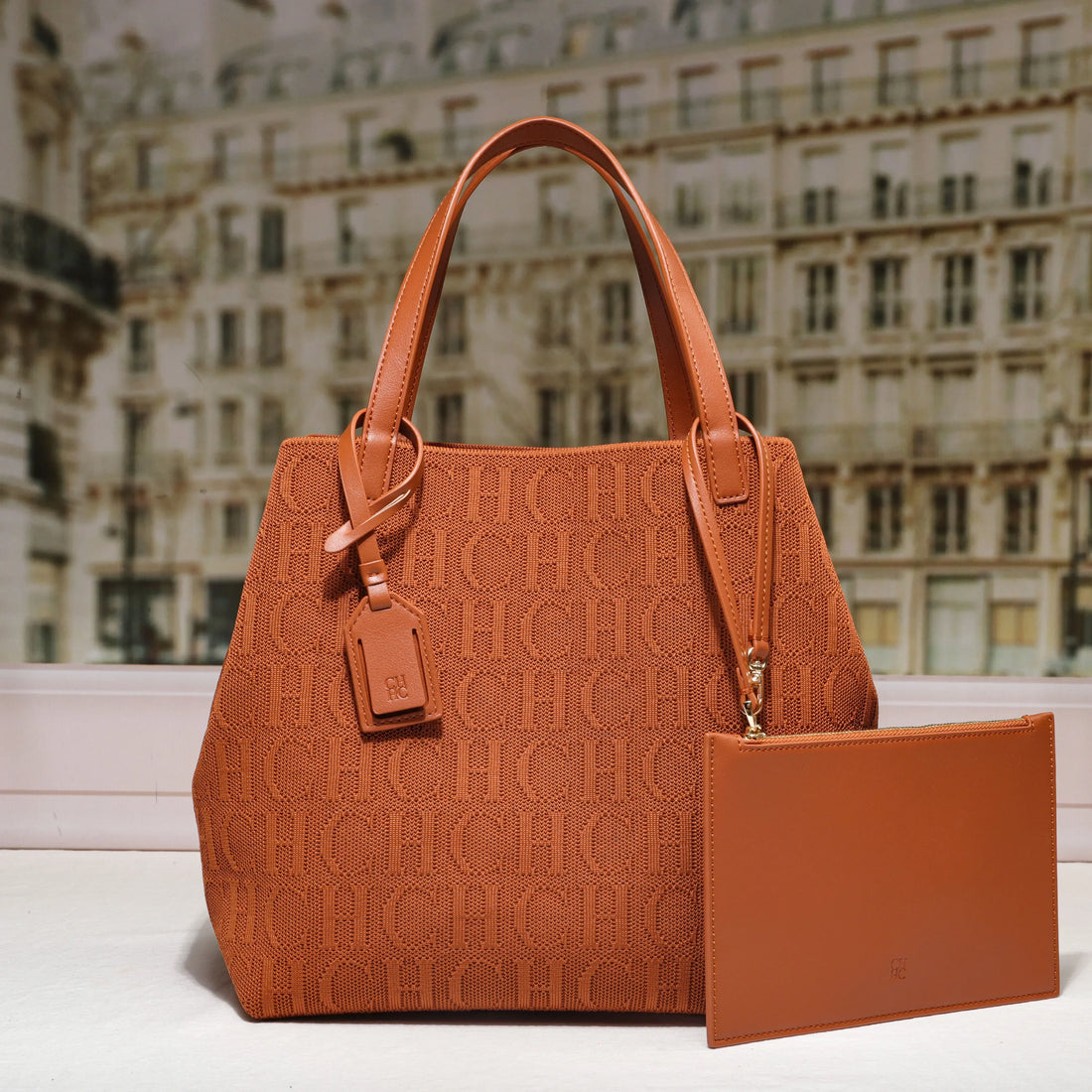 Women's handbag and exquisite color matching