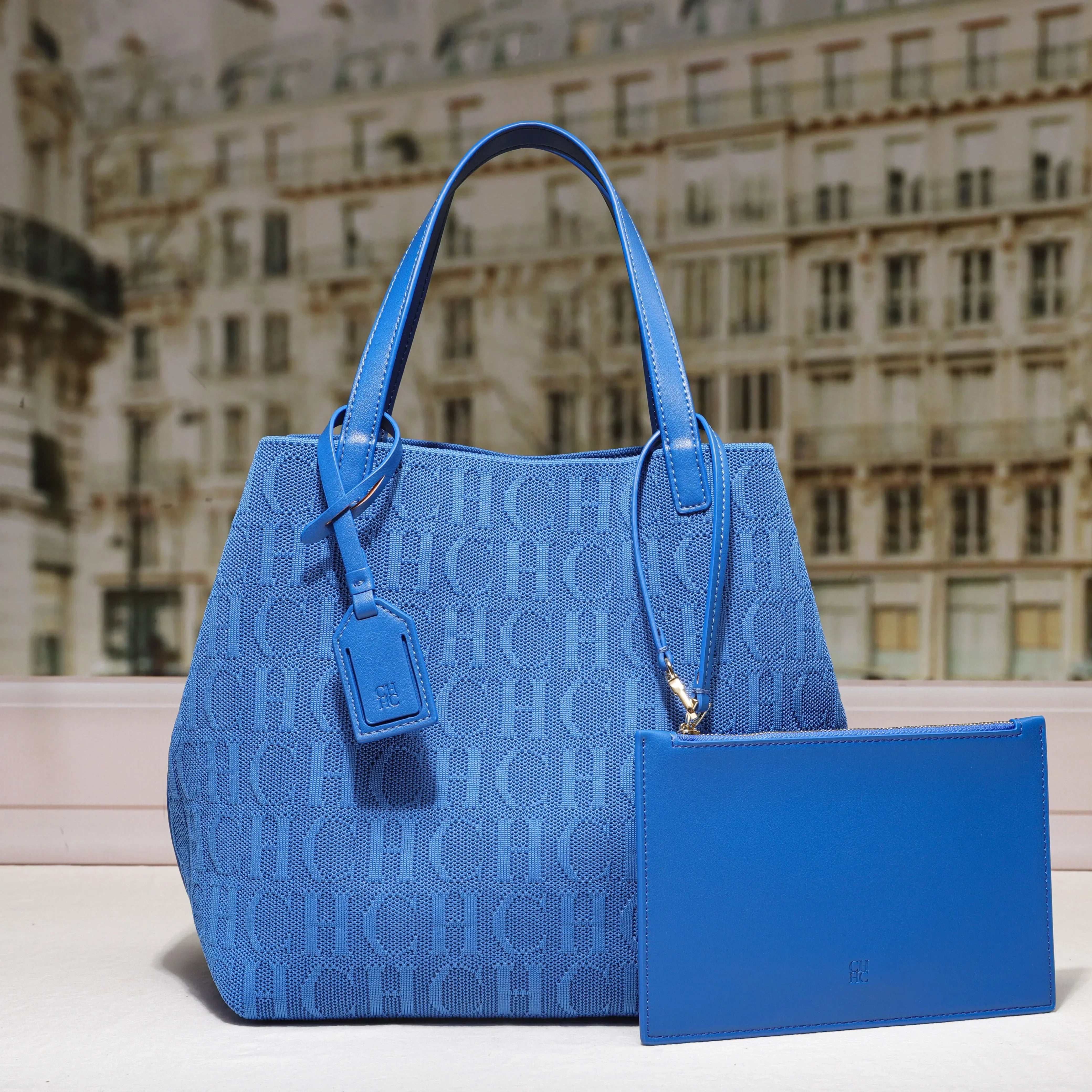 Women's handbag and exquisite color matching